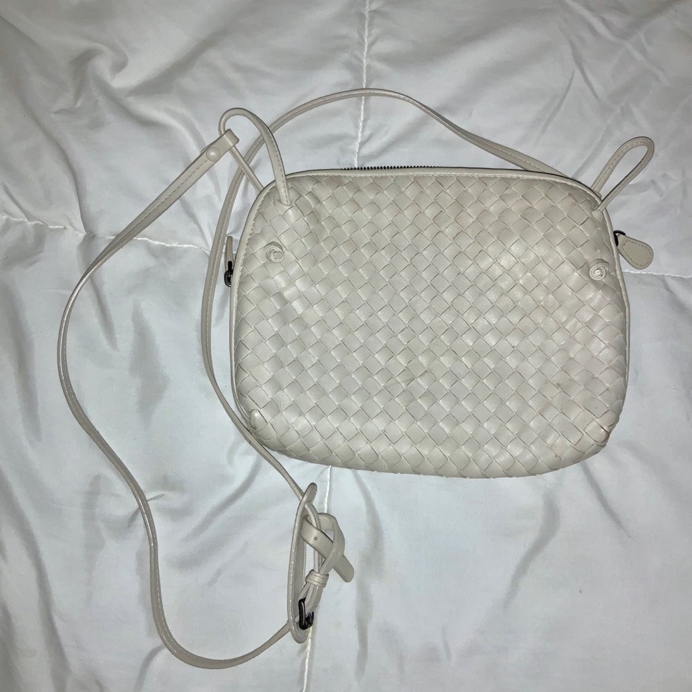 Bottega Veneta off white/vanilla crossbody